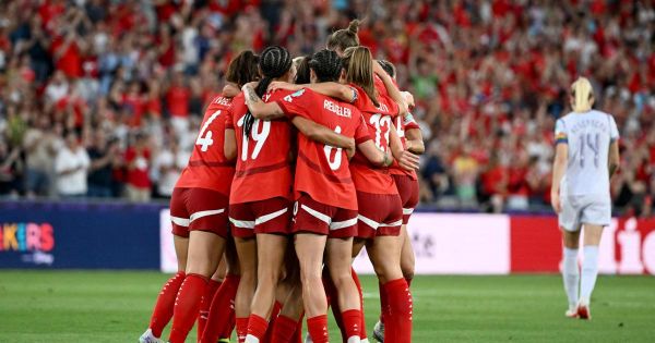 "On devient des sœurs” : pour les footballeuses, le vestiaire est un refuge