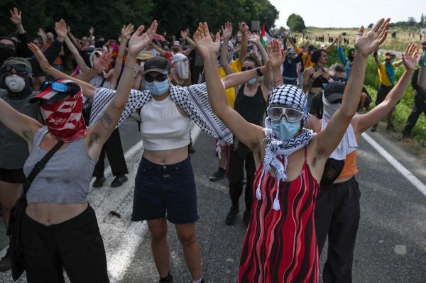 Chantier de l'A69: une manifestation tendue entre fête et incidents