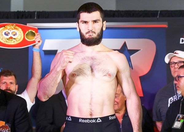 Artur Beterbiev frustré d'attendre la trilogie contre Dmitry Bivol: "Quel âge dois-je avoir ?”