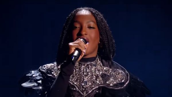 Ebony, finaliste de la "Star Academy", dévoile plusieurs morceaux inédits lors du festival Yardland
