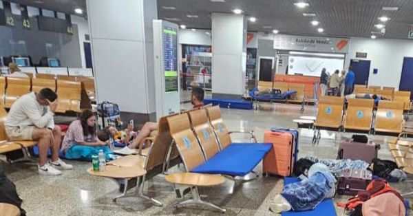 Rhône. Bloqués depuis presque 24 heures à l'aéroport à cause du vent : « Madère... plus jamais »