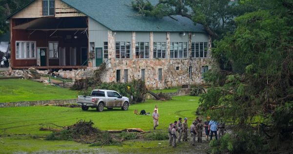 Inondations meurtrières au Texas, première baignade dans la Seine depuis 100 ans, fin de la quatrième mobilisation contre le chantier de l'A69... L'actu du week-end du 5 et 6 juillet