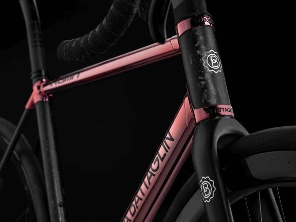 Disque carbone et coupleur pour freins : une innovation vélo douteuse, une autre de génie !