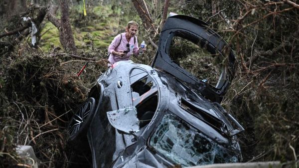 Inondations au Texas: le bilan grimpe à au moins 67 morts et une vingtaine de disparus