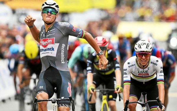 Étape 2 du Tour de France 2025 : van der Poel s'impose devant Pogacar et devient le nouveau Maillot jaune