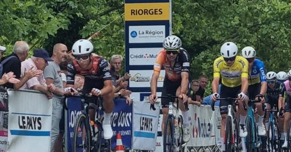 Cyclisme. Tour du pays roannais : Antoine Berger renversé