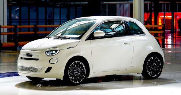 La nouvelle Fiat 500 thermique se dévoile entièrement