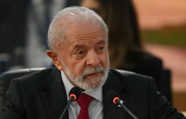Au sommet des BRICS, Lula défend le multilatéralisme menacé par les droits de douane de Trump