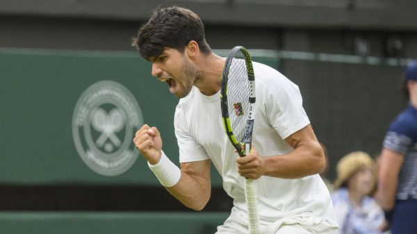 Wimbledon 2025 : Carlos Alcaraz cède un set contre Andrey Rublev mais passe, Aryna Sabalenka qualifiée pour son 11e quart consécutif en Grand Chelem
