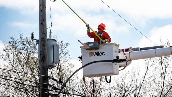 Orages violents: près de 25 000 foyers ont été privés d'électricité