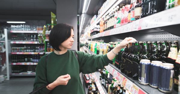 Santé. Alcool : près de 9 débits de boissons sur 10 en vendent aux mineurs