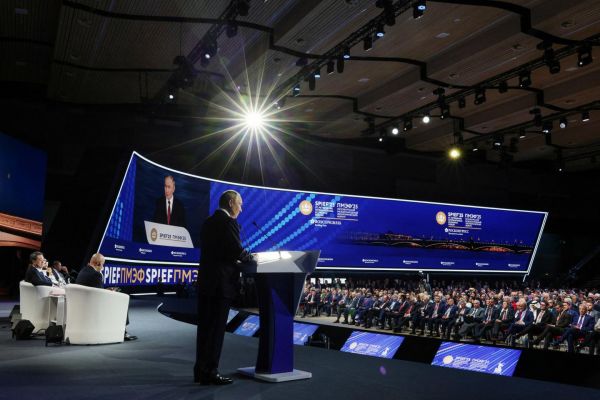 En Ukraine, Vladimir Poutine fait le choix de la guerre longue