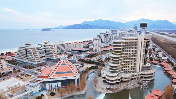 "Des limitations plus strictes": la Corée du Nord refuse la visite d'influenceurs occidentaux pour un voyage touristique