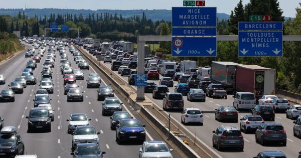 La voiture perd du terrain pour partir en vacances