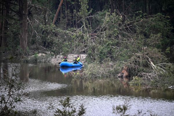 Inondations au Texas : le bilan s'alourdit à près de 80 morts, l'espoir de retrouver des survivants s'amenuise