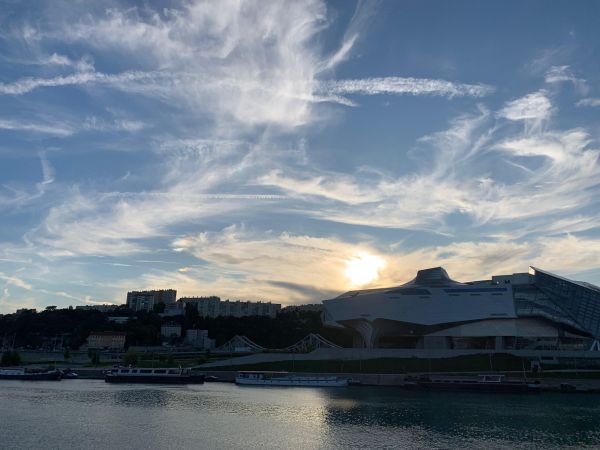 Un lundi entre nuages et averses à Lyon, seulement 23 degrés attendus