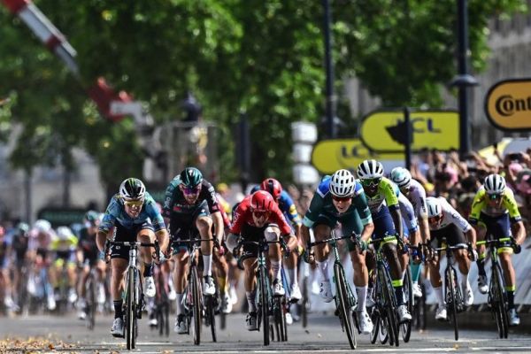 CARTE. Tour de France 2025 : Étape Saint-Méen-le-Grand - Laval, à quelle heure la caravane et les coureurs passent près de chez vous ?