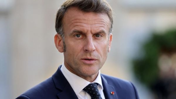 "Il joue l'image de son deuxième quinquennat" : Emmanuel Macron met la pression sur son gouvernement
