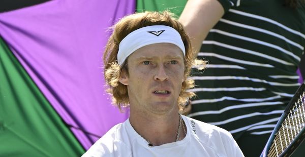 Rublev n'est pas résigné : « C'est une leçon pour moi. J'apprends à être plus bienveillant envers moi-même. Aujourd'hui, j'ai réussi à rester positif jusqu'au bout et à me battre [...]