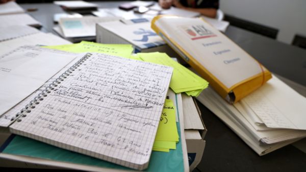 Cahiers de doléances des Gilets Jaunes : les chercheurs "se sont intéressés au corpus" dès 2019