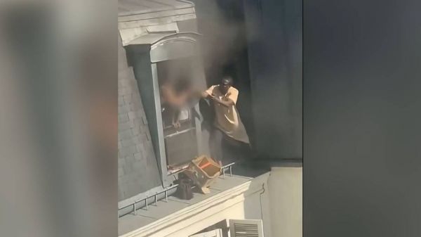 TEMOIGNAGE. Incendie à Paris : "C'est le cœur qui te dit 'Il faut y aller'", confie Fousseynou Cissé, après son acte héroïque qui a sauvé six personnes