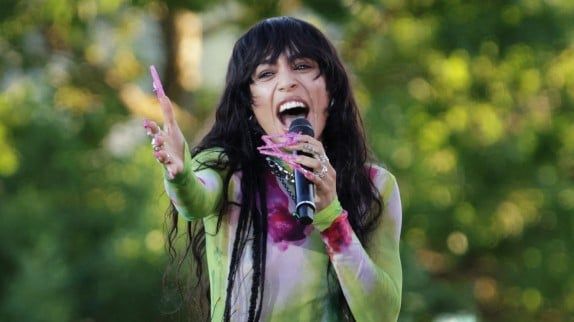 Loreen revient avec "Echoes" et franchit une grande étape dans sa carrière en France