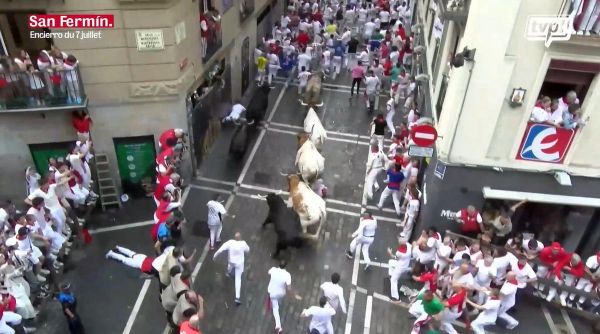 VIDEO. Fêtes de Pampelune 2025 : revivez le premier encierro ce lundi, quelques glissades et des blessés légers
