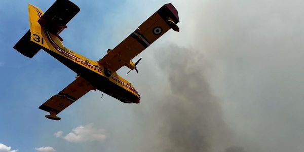 Feux en France: La saison des incendies a débuté autour de la Méditerranée