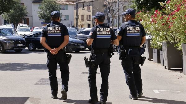 LFI propose de désarmer la police municipale et provoque une avalanche de réactions politiques indignées