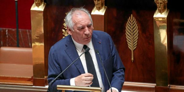 Réforme de l'administration locale : Bayrou veut mettre le paquet sur les préfets