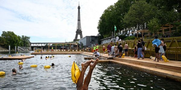 Pluie à Paris: Les bassins de baignade sur la Seine ferment le lendemain de l'inauguration