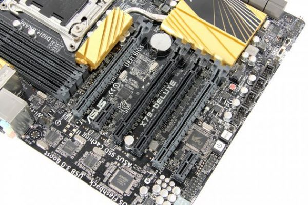 Selon les tâches, la RTX 5090 dépend de la bande passante PCIe !