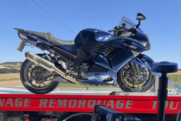 Il roulait à 196 km/h au lieu de 80 à moto : il termine à pied à Colombey-les-deux Églises