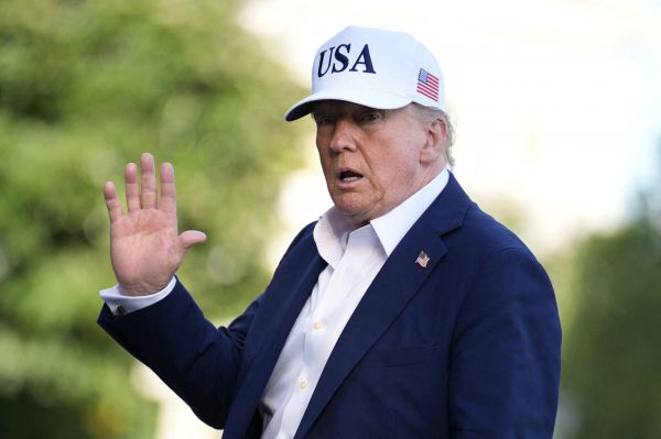 « Je pense que vous allez voir beaucoup d'accords très rapidement » : avec la date butoir du 1er août, Trump lance un nouvel ultimatum dans sa guerre commerciale