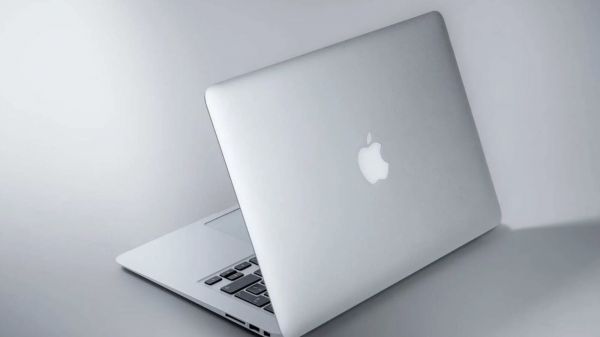 Soldes d’été : le MacBook Air M2 13″ est à moins de 800 € chez Cdiscount en vente flash
