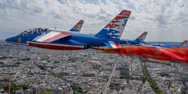 Une centaine d’avions et d’hélicos dans le ciel de Paris lors du 14 juillet 2025.