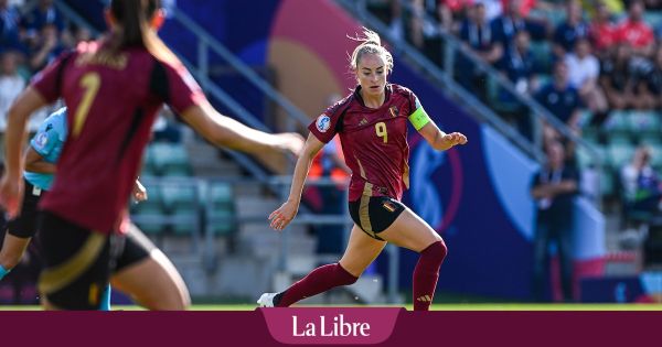 Tessa Wullaert : "Mon rôle chez les Red Flames est différent de celui de Lukaku chez les Diables. Je ne dois pas juste attendre les ballons"