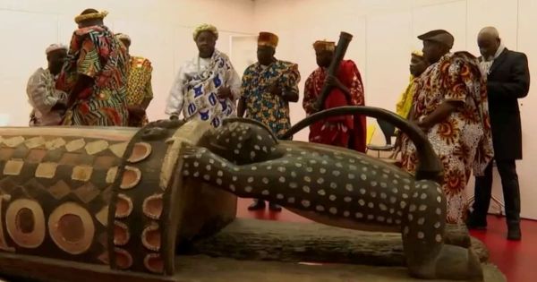 Les députés vont voter la restitution d'un instrument de musique sacré volé par la France à la Côte d'Ivoire