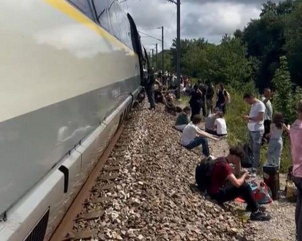 Eurostar bloqué pendant 8 heures : « Pas de toilettes, pas d'air, c'est inhumain », le récit accablant des 800 passagers