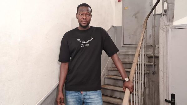 Fousseynou Cissé, le héros de l'incendie à Paris, va être décoré pour acte de courage
