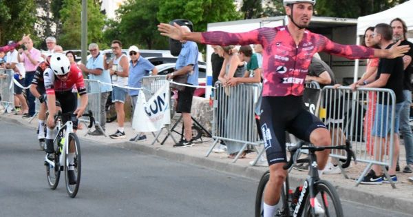 Cyclisme - 20e semi-nocturne de Mâcon. L'ancien pro Antoine Raugel (VC Villefranche) renoue avec la victoire à Mâcon