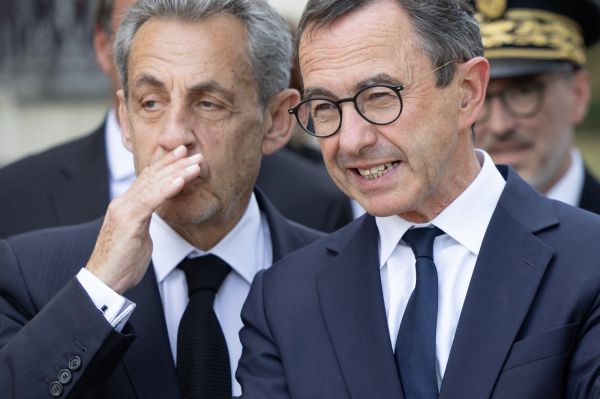 Des archives de Patrick Buisson révèlent la stratégie d'infiltration de la mouvance catholique intégriste au cœur de l'État