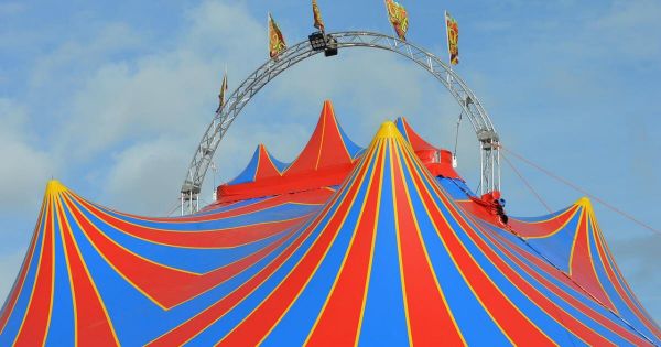 Isère. Venus assister à un spectacle de cirque, ils laissent leur enfant dans la voiture en plein soleil