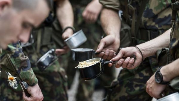 Les jeunes Suisses et l'armée; qu'est-ce qui cloche?
