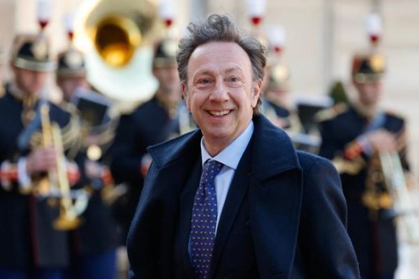 Stéphane Bern dit au revoir à Europe 1 et retourne sur la radio du service public