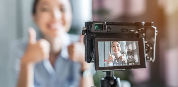 Faux experts, vrais influenceurs : un défi pour les marques