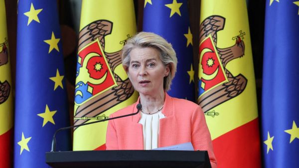 Droits de douane : Ursula von der Leyen a eu un "bon échange" téléphonique avec Donald Trump