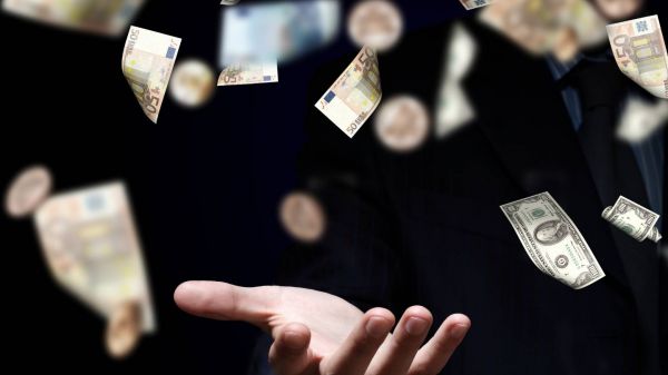 Sept prix Nobel exhortent la France à adopter un impôt sur les ultra-riches