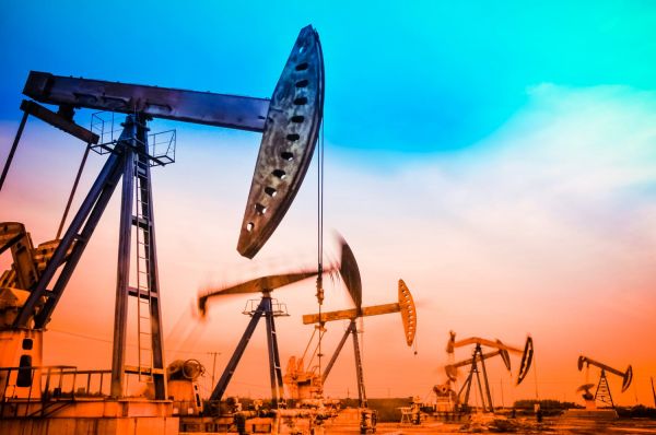 Quand l'Opep+ ouvre les vannes, les prix du pétrole vacillent