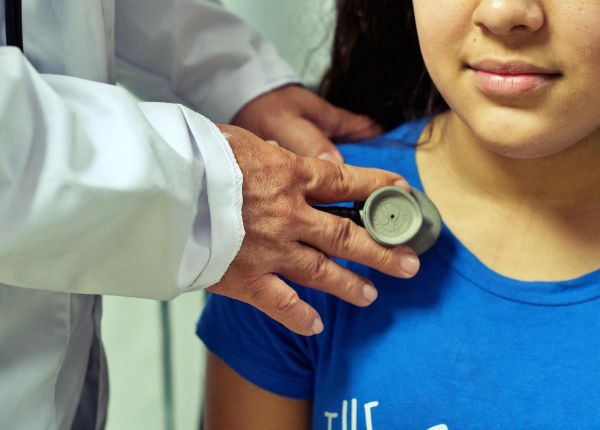 Prévue au 1er juillet, pourquoi la hausse du prix de la consultation chez les médecins spécialistes est reportée à 2026
